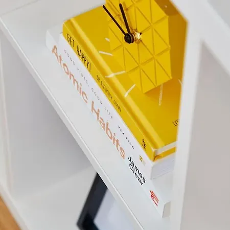 Perfect For Business Travellers & Relocation - 4 Beds, 2 Bath - Free Wifi - Monthly Offers *