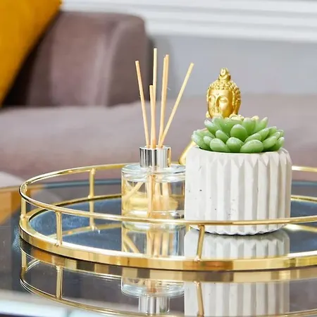 Apartment Perfect For Business Travellers & Relocation - 4 Beds, 2 Bath - Free Wifi - Monthly Offers