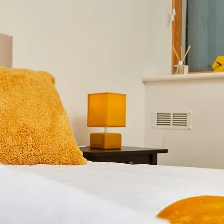 شقة Perfect For Business Travellers & Relocation - 4 Beds, 2 Bath - Free Wifi - Monthly Offers