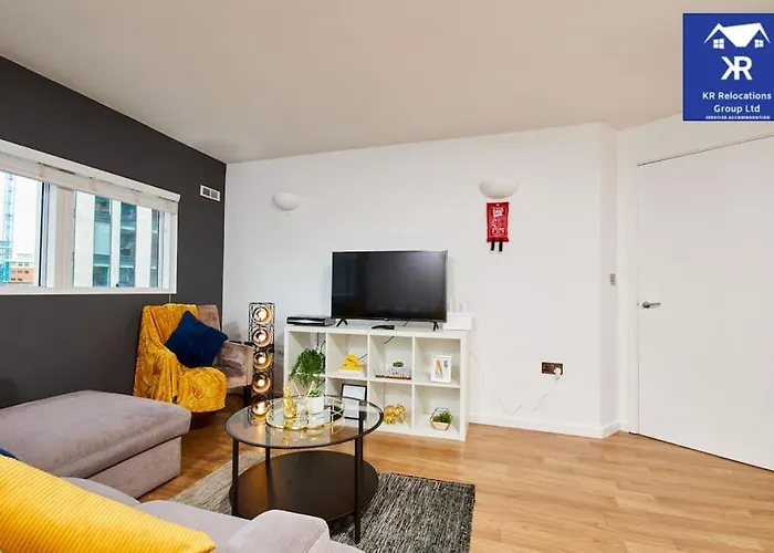 Perfect For Business Travellers & Relocation - 4 Beds, 2 Bath - Free Wifi - Monthly Offers Апартаменти *