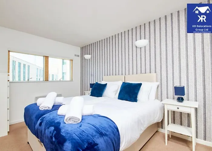 Perfect For Business Travellers & Relocation - 4 Beds, 2 Bath - Free Wifi - Monthly Offers *