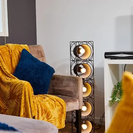 Appartement Perfect For Business Travellers & Relocation - 4 Beds, 2 Bath - Free Wifi - Monthly Offers *