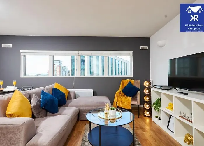 Perfect For Business Travellers & Relocation - 4 Beds, 2 Bath - Free Wifi - Monthly Offers *